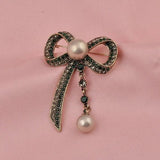 Elegant Bow Pin for Coat - Fashionable and Stylish Decorative Brooch