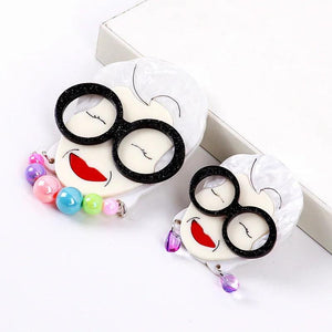 Acrylic Celebrity Lady Brooch Pins Elizabeth II Figure Badges