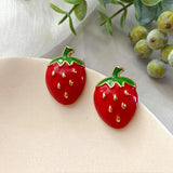 Timlee Cute Retro Flower Strawberry Brooch