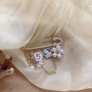 Camellia 5 Brooches with Rhinestone Pearls Tower Portrait Tassel Baroque