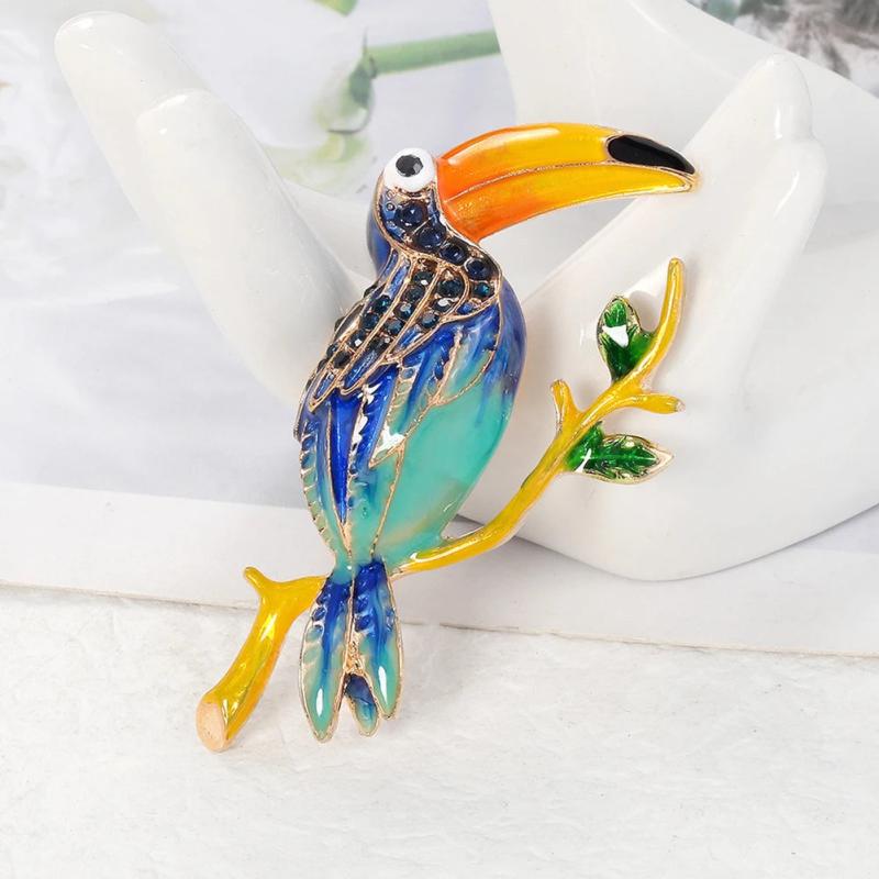 D&Rui Parrot Lapel Pins Rhinestone Shining Animal Jewelry