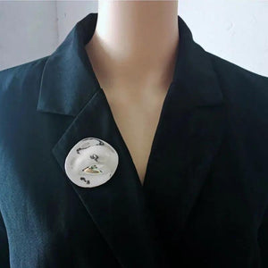 Retro Metal Round Brooch Pin for Women Party Decor