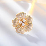 Pearl Flower Small Collar Pin Brooch