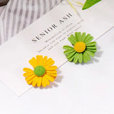 Yellow Green Daisy Flower Brooch Enamel Plant Corsage for Women Girls