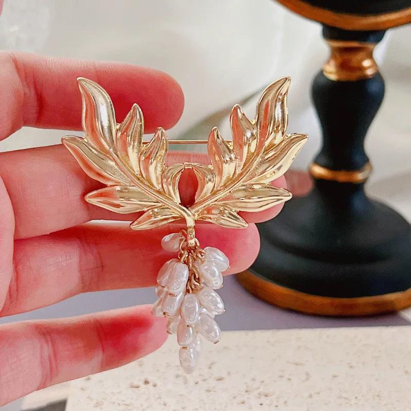 Autumn Baroque Vintage Leaves Tassel Pearl Brooch