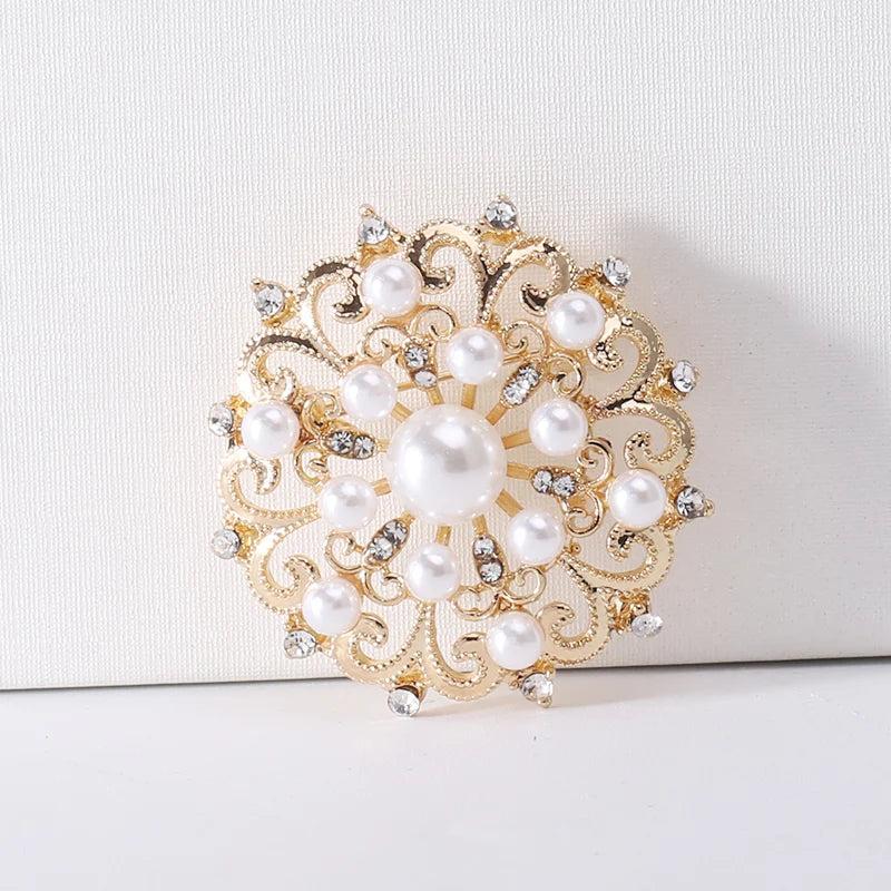 European & American Court Style Hollow Pearl Brooch