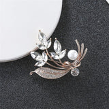Flower Pin Pearl Leaf Brooch High-grade Corsage Women's Clothing Accessories
