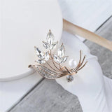 Flower Pin Pearl Leaf Brooch High-grade Corsage Women's Clothing Accessories