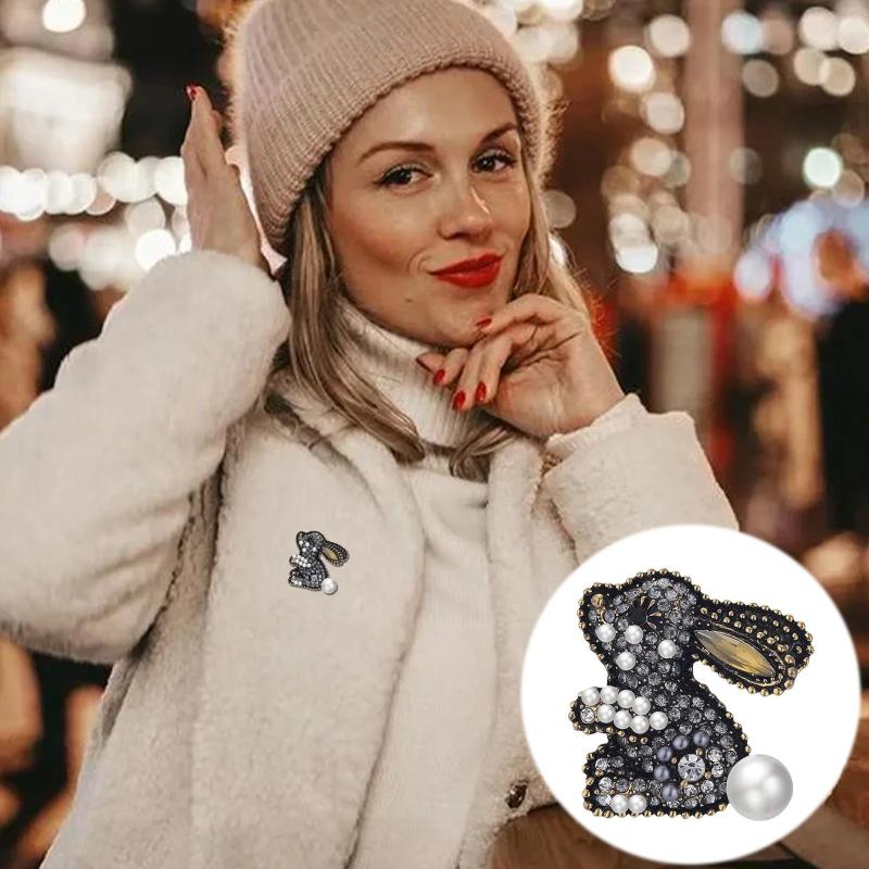 Women's Rabbit Jackets Brooch Bunny Letter Decoration for Christmas