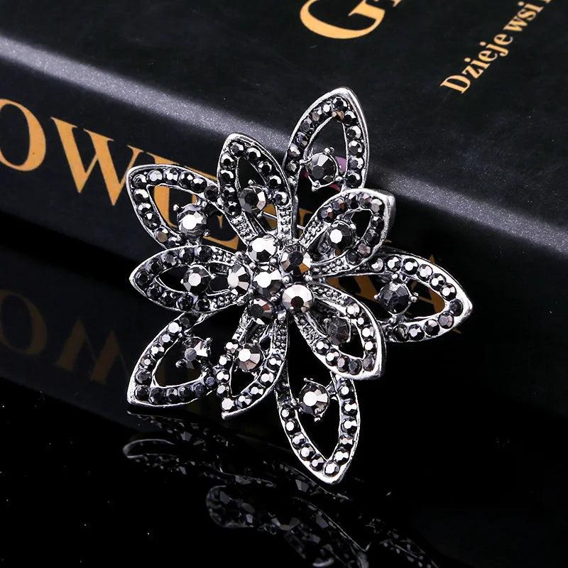 Alloy Flower Rhinestone Women's Brooch Corsage