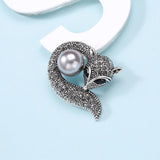 Beaut&Berry Rhinestone Pearl Fox Brooch Two Tone Office Party Gift
