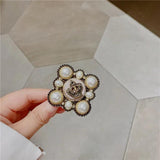 Women's Flower Camellic Pearl Brooch Classic Wedding Banquet Accessories