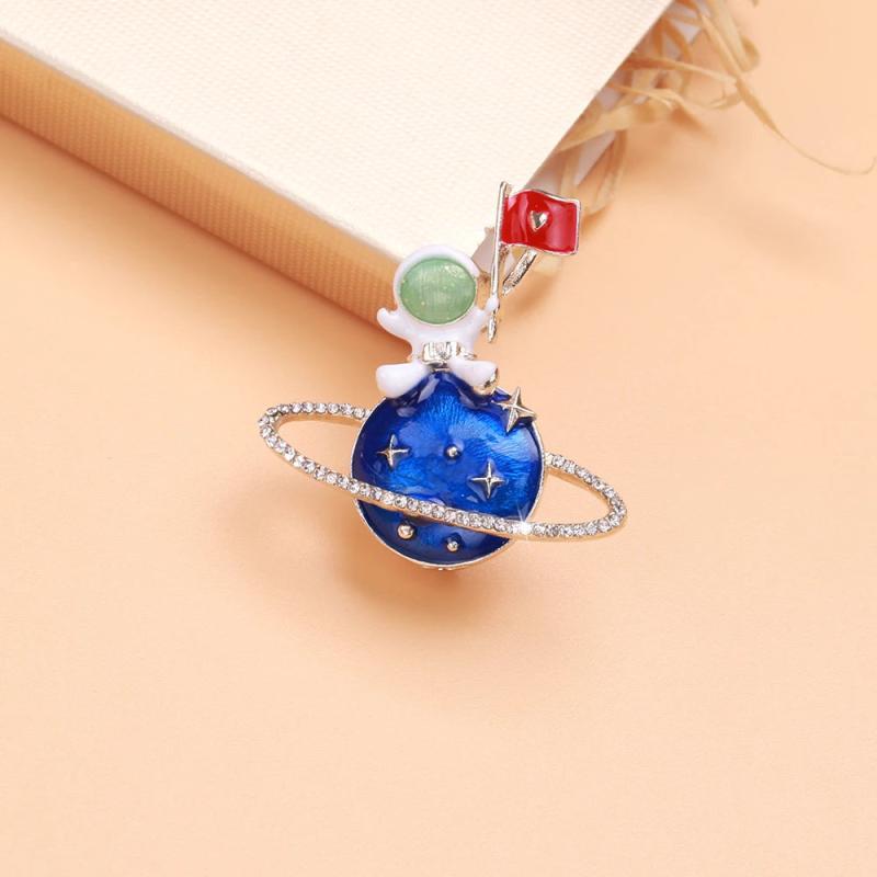 Beaut&Berry Enamel Astronaut Brooches Space Travel Cosmonaut Figure Brooch