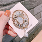 Vintage Pearl Crystal Flower Brooches For Women Lady Pendant Badges
