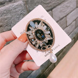 Vintage Pearl Crystal Flower Brooches For Women Lady Pendant Badges
