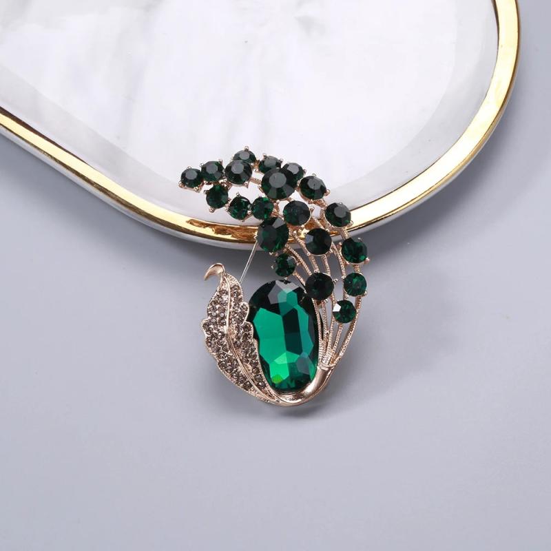 Beaut&Berry Rhinestone Leaf Brooch 3 Colors Wedding Accessories