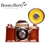 Beaut&Berry Pin Camera Brooch Ladies Party Office Gift