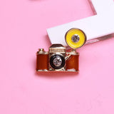 Beaut&Berry Pin Camera Brooch Ladies Party Office Gift