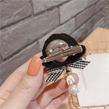 Retro Character Bow Pearl Pin Brooch
