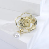 Beaut&Berry Shell Pearl Camellia Ladies Brooch Gift Pin Ornament