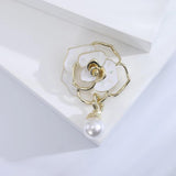 Beaut&Berry Shell Pearl Camellia Ladies Brooch Gift Pin Ornament