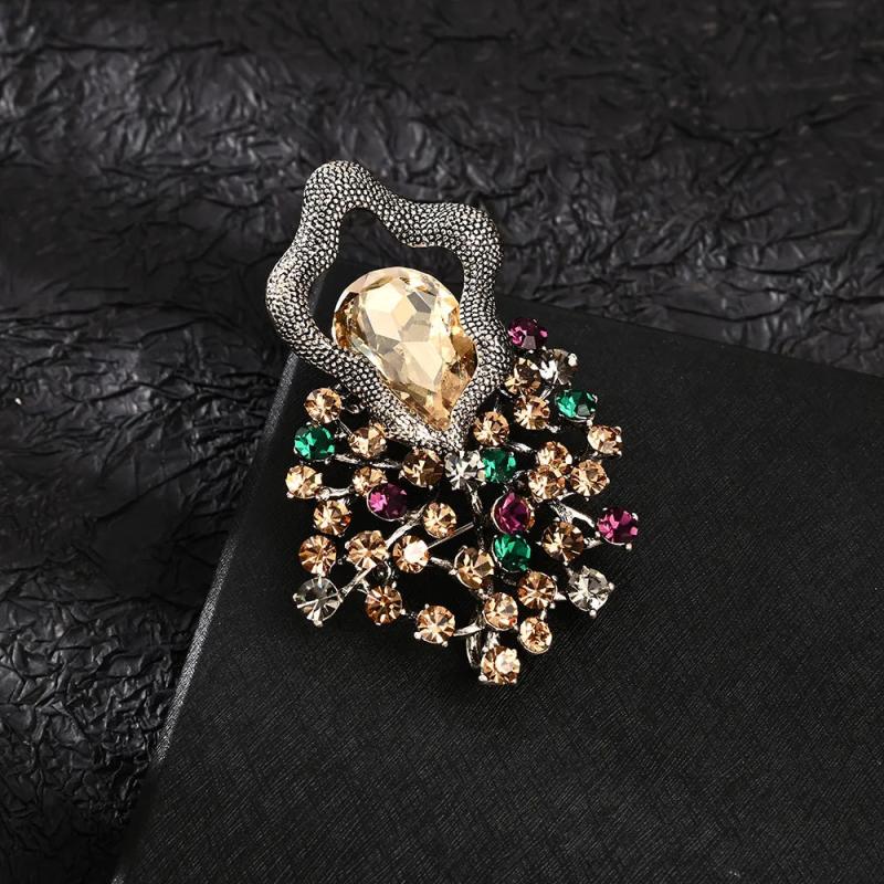 Luxury Crystal Brooch Rhinestone Pin High-end Corsage