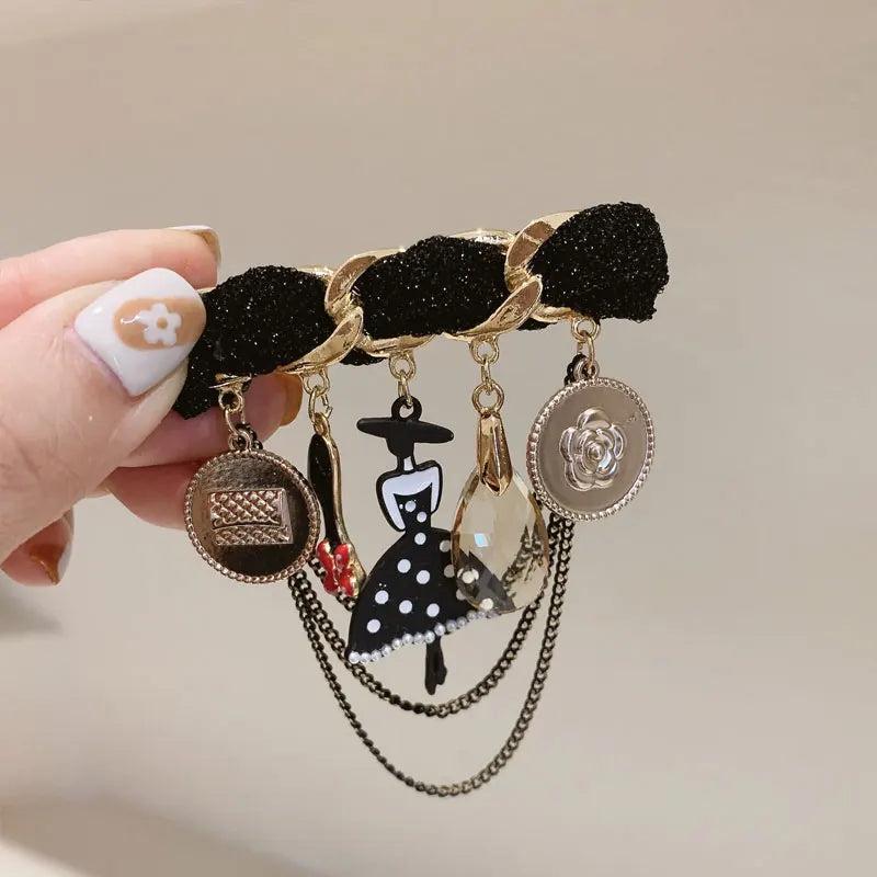Famous Camellia Character Brooch, High-End Collar Buckle Party Accessory