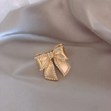 Flower Pearl Animal Elephant Deer Brooch Jewelry for Wedding