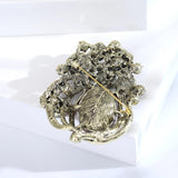 Beaut&Berry Crystal Glass Ladies Brooch Wedding Gift Pin Office Accessories