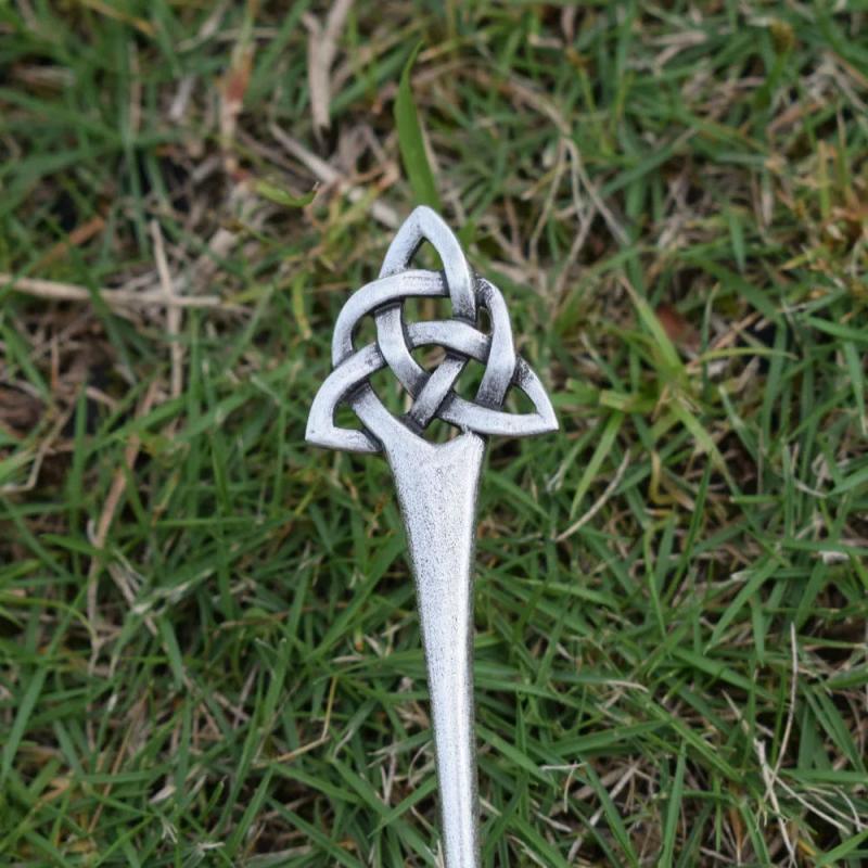 Celtics Knot Heart Hair Fork