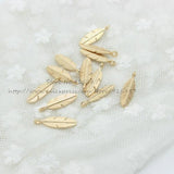 Small leaf Charms 2D246 Lot of 100 Alloy Metal Three Leaf Charms