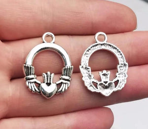 10pcs Antique Silver Plated Claddagh Ring Charms Ireland Pendants
