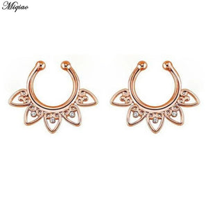 Miqiao 2pcs Tapered Stainless Steel Clip-on Nose Ring