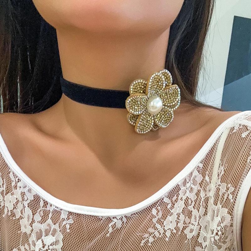 Vintage Rhinestone Rose Flower Choker Necklace for Women