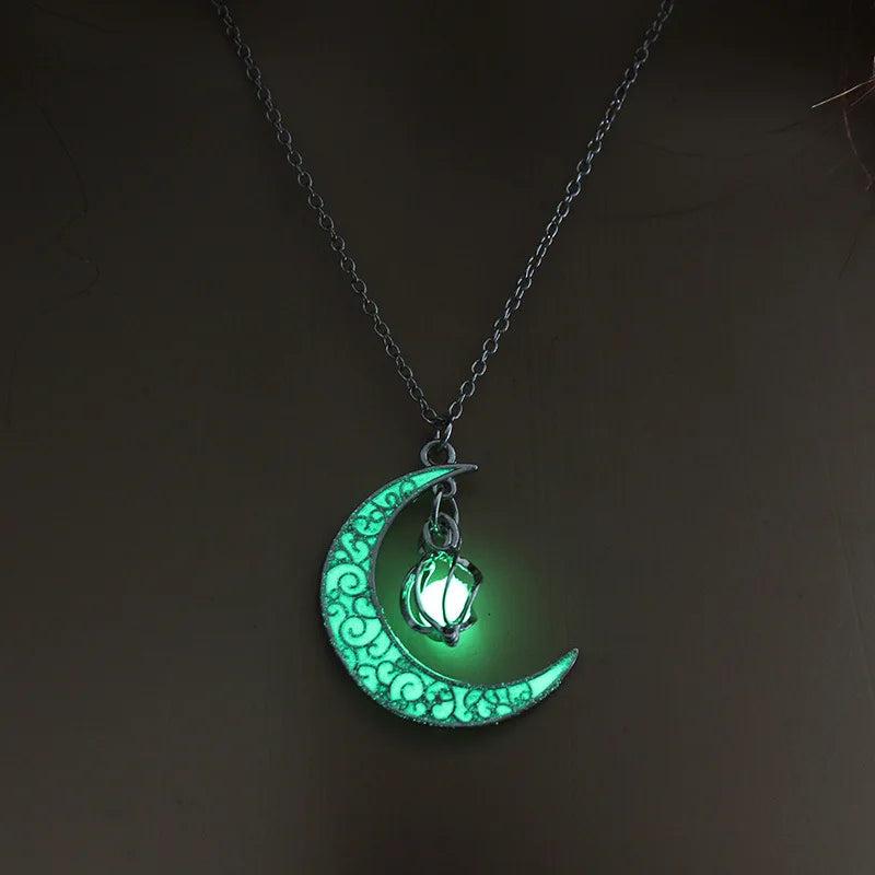 Moon Crescent Pendant Clavicle Chain Necklace