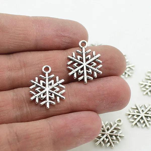 Sweet Bell 100 pcs 15*19mm Snow Flake Charms Christmas Decoration Pendant