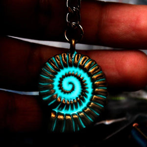 Glowing Conch Shell Keychain Dark Men Women Keyring GLOW in the DARK