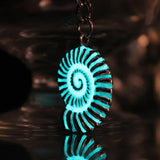 Glowing Conch Shell Keychain Dark Men Women Keyring GLOW in the DARK
