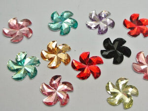 100 Acrylic Flatback Faceted Flower Gems 16mm