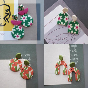 Daisy Flower Vintage Pattern Pendant Polymer Clay Earrings Set