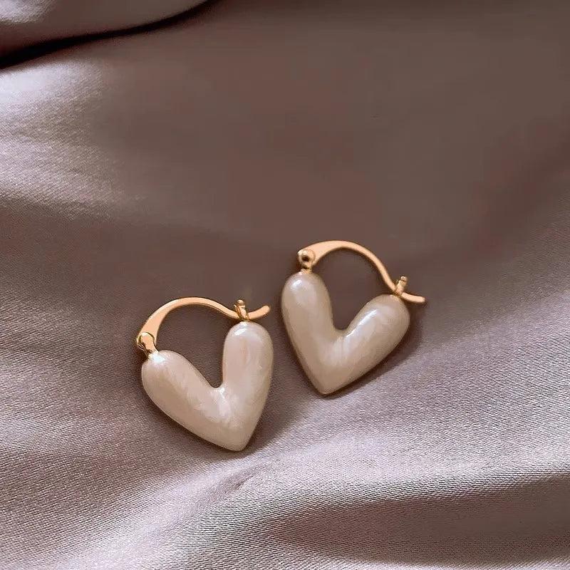 French Romance V U Letter Pendant Earrings Acrylic Retro Charm Women's Jewelry