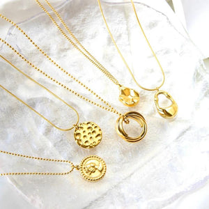 Vintage Round Pendant Necklace Pearl Choker