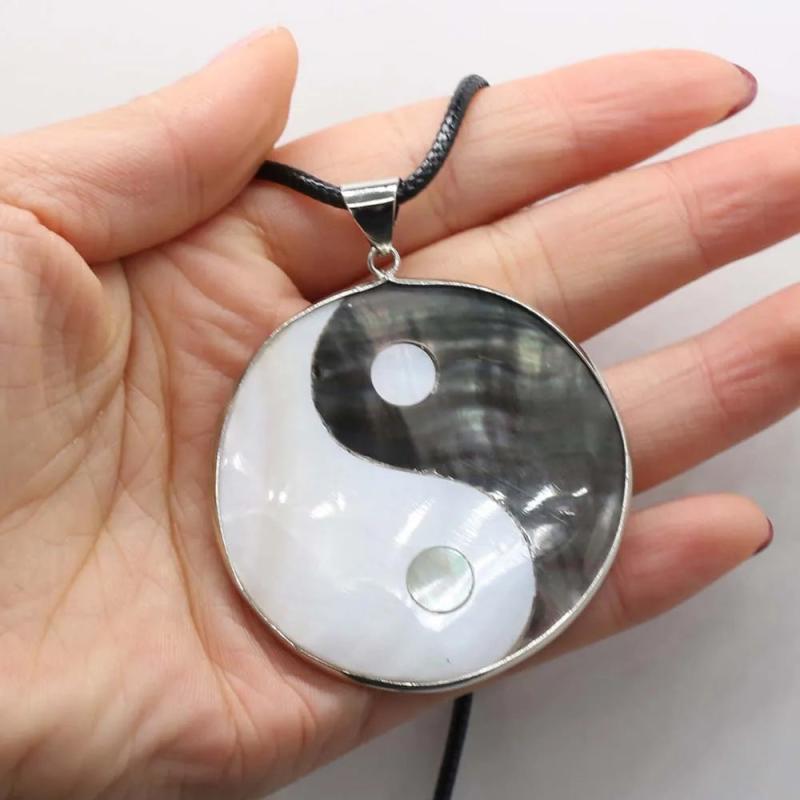 Yin Yang Pendant Necklace Mother-of-pearl Shell Retro Charm