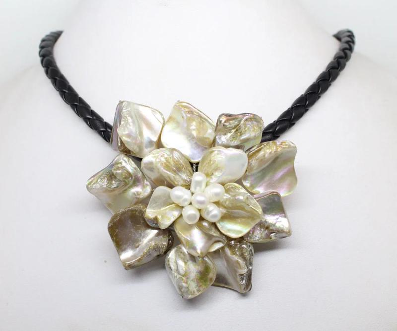 70mm Flower Pendant Necklace Baroque Shell Mother of Pearl