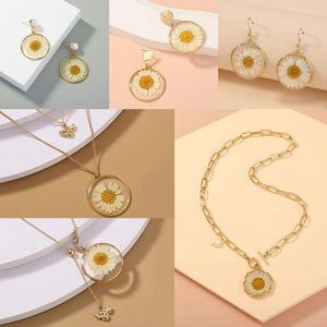 Resin Flower Pendant Necklace Set