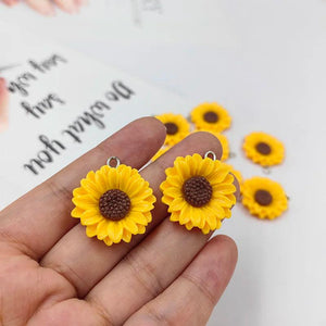 10pcs Sunflowers Daisy Charms Resin Flowers Pendant for Earring Keychain DIY