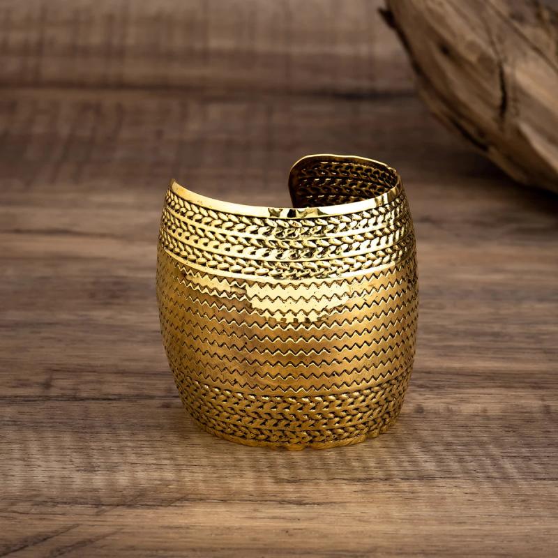 Exaggerated Curved Wave Stripe Open Cuff Bracelet for Women