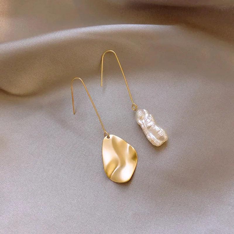 Asymmetric Baroque Pearl Earrings European Style