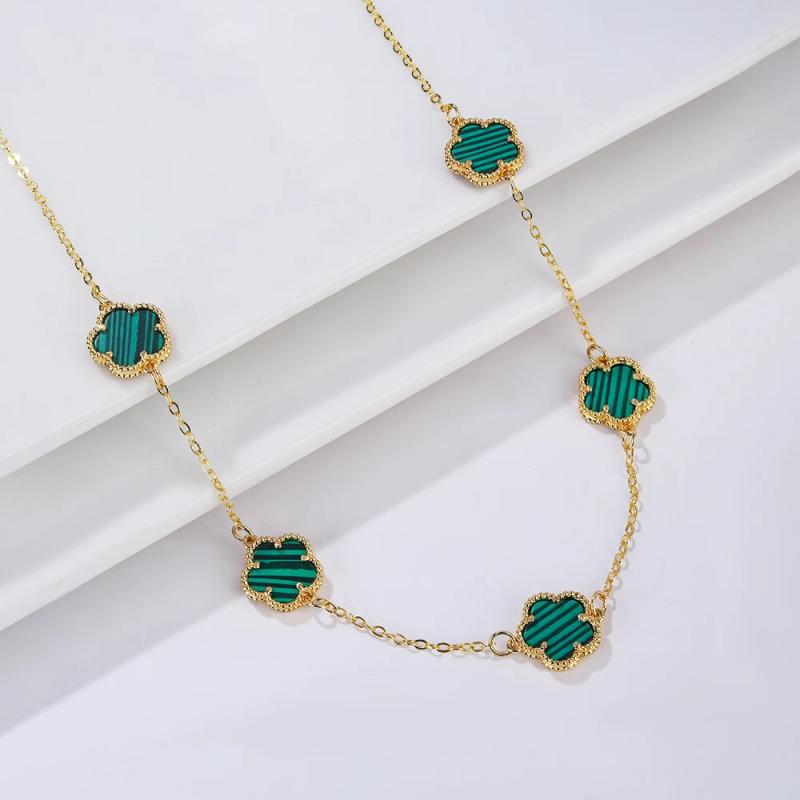 INS Clover Geometric Necklace Sweet Romantic Holiday Jewelry
