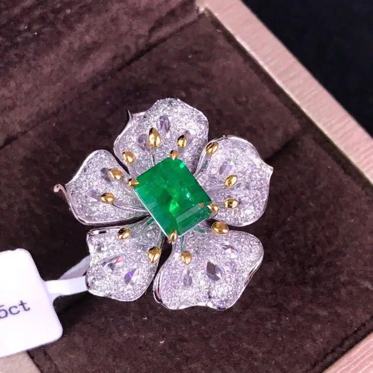 Vintage Lab Emerald Gemstone Silver Flower Petal Open Ring